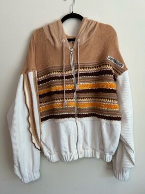 Free People Rare Find zip up Hoodie embroidered Sweatshirt size S/M